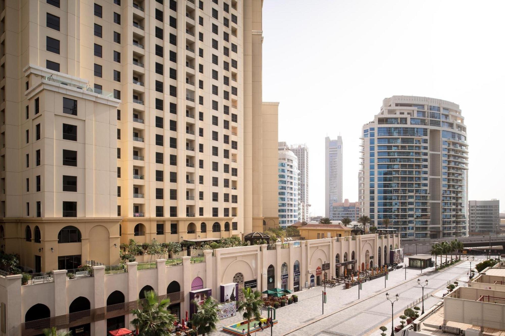 Sheraton Jumeirah Beach Resort Dubai Exterior foto The Village