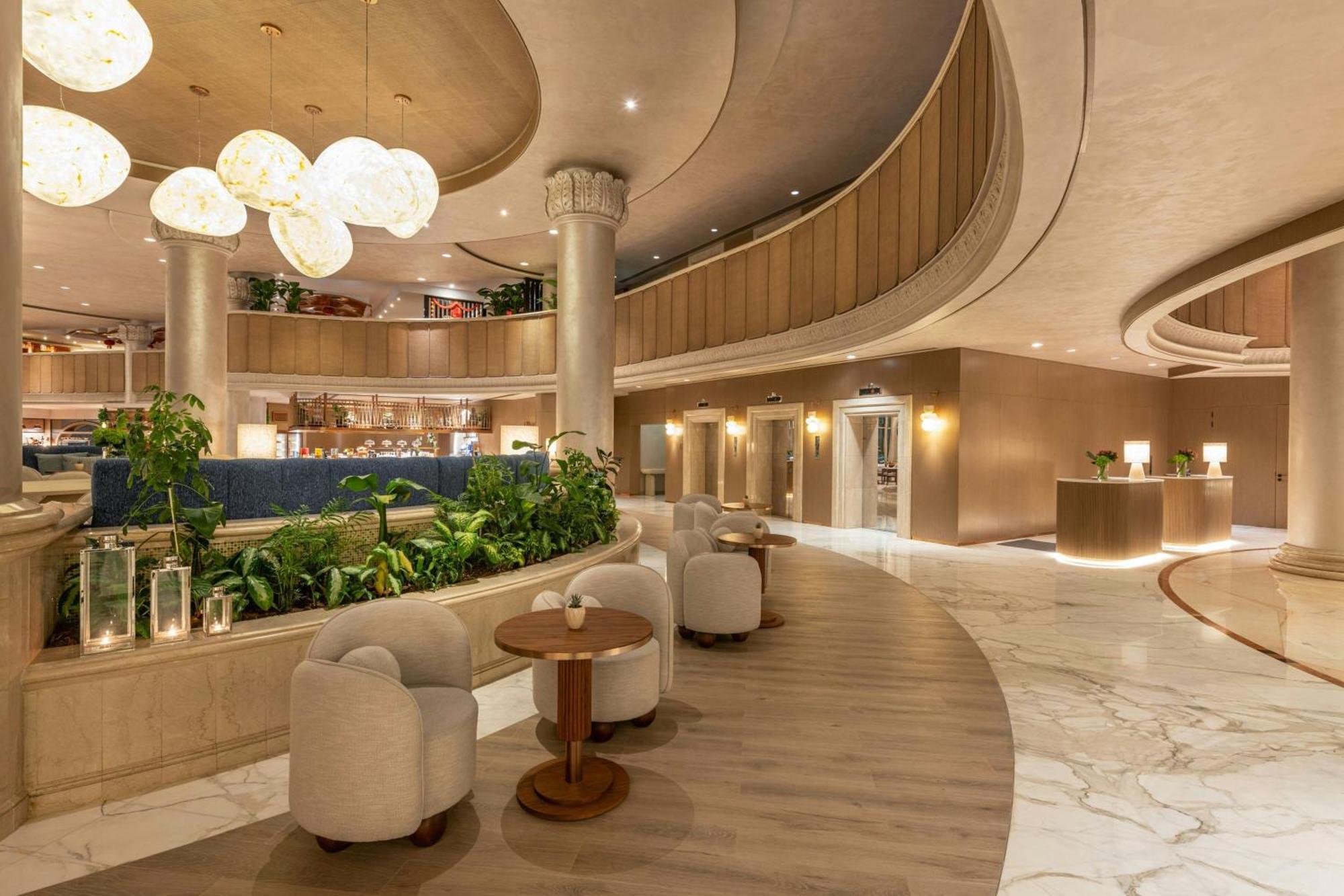 Sheraton Jumeirah Beach Resort Dubai Exterior foto The lobby of the hotel